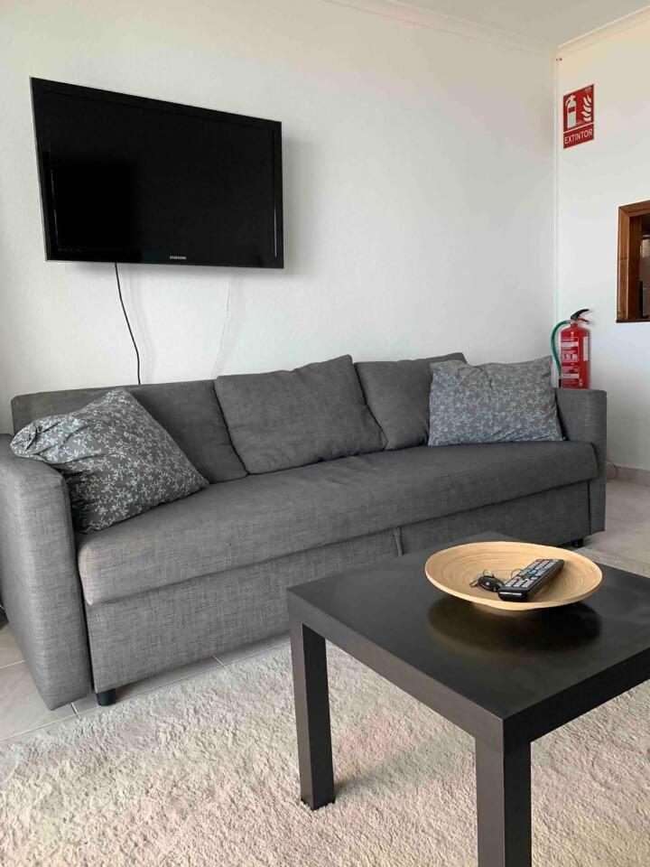 Stunning Apartment 50 Meters From The Sea بينالماذينا المظهر الخارجي الصورة