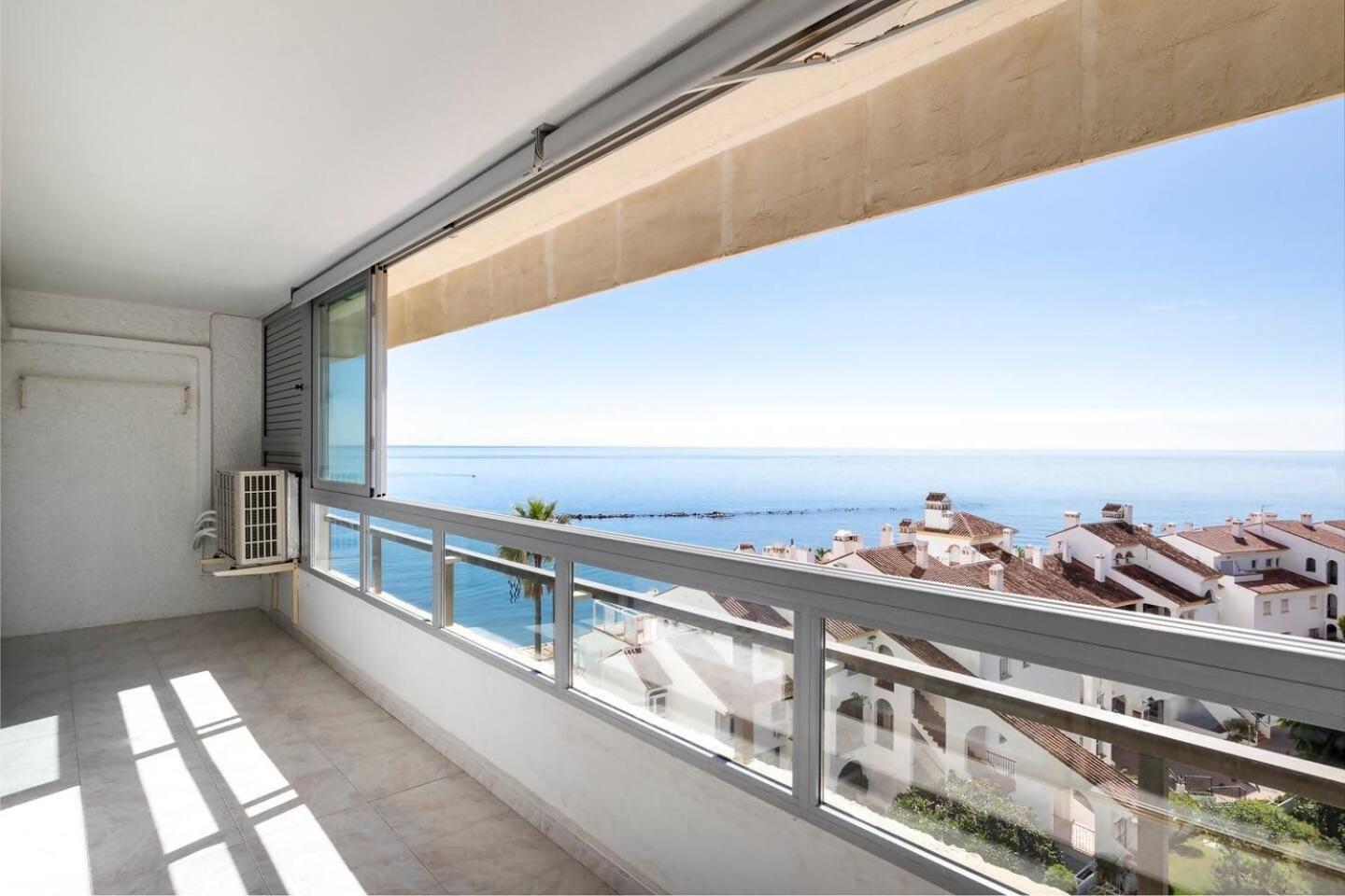 Stunning Apartment 50 Meters From The Sea بينالماذينا المظهر الخارجي الصورة