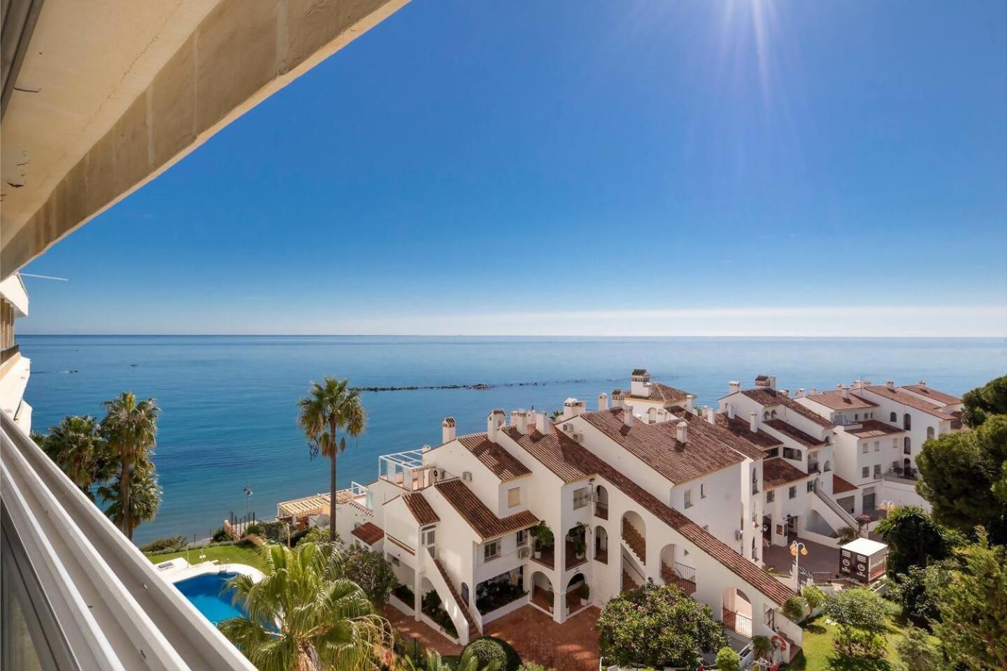 Stunning Apartment 50 Meters From The Sea بينالماذينا المظهر الخارجي الصورة