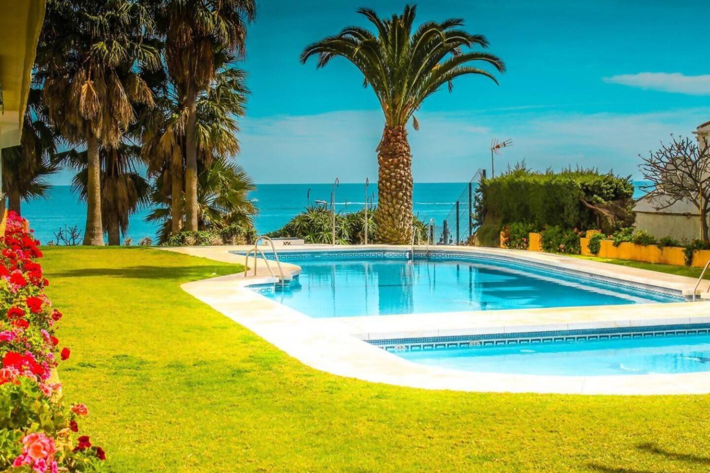 Stunning Apartment 50 Meters From The Sea بينالماذينا المظهر الخارجي الصورة